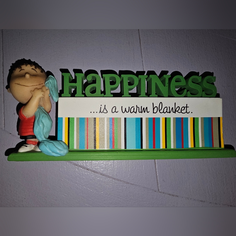 Hallmark Peanuts Linus Happiness is a Warm Blanket Figure